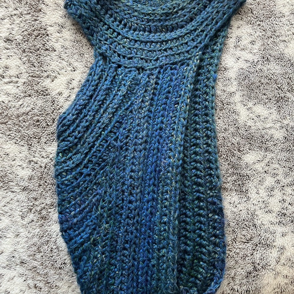 Stylish Blue and Green Knit Shawl - Picture 1 of 2